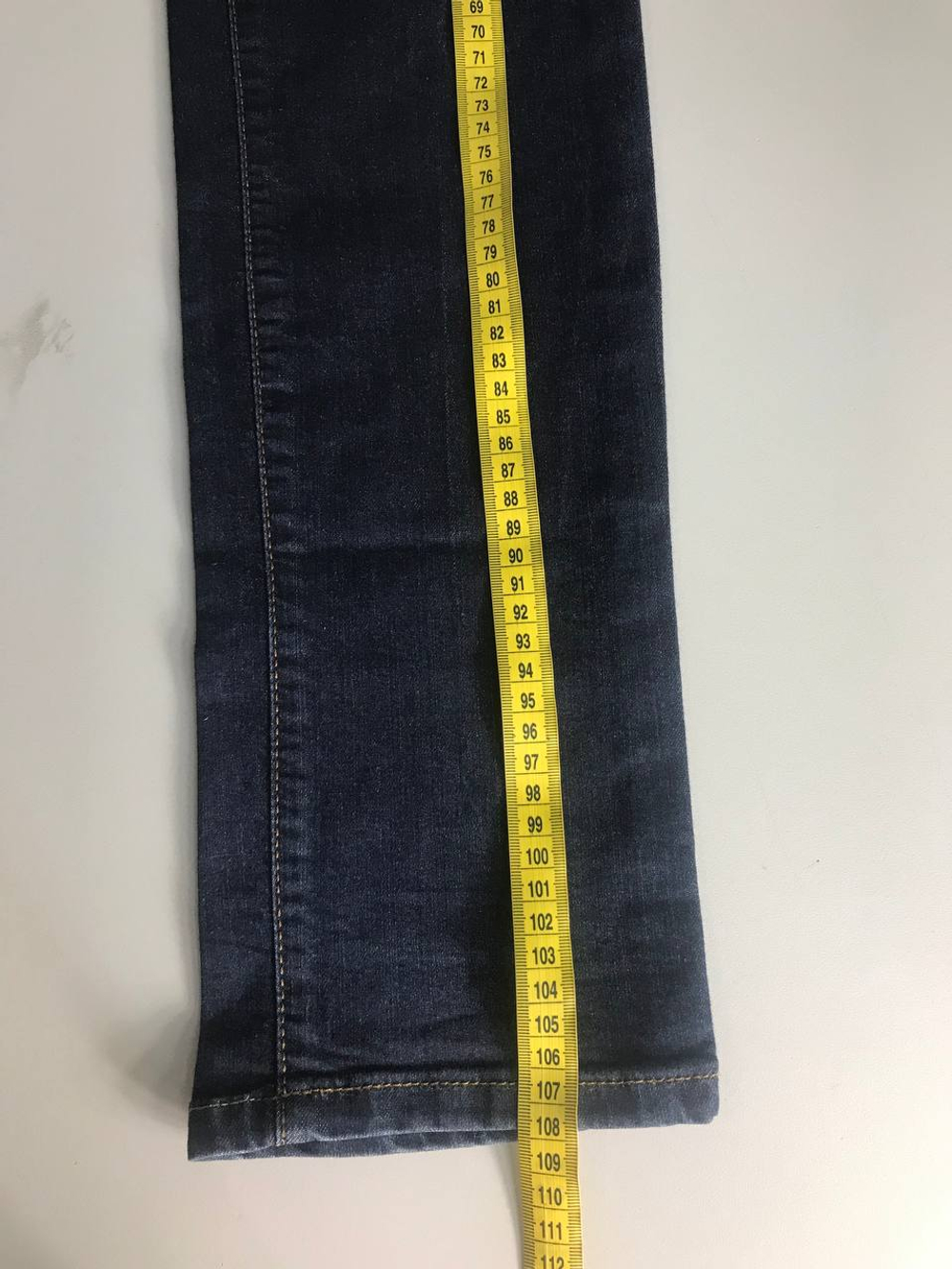 Джинсы модного оттенка, визуально на 44/46 размер