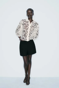 ZARA ТОП С РЕЛЬЕФНЫМ ЦВЕТОЧНЫМ УЗОРОМ, КРЕМОВЫЙ