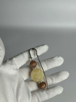 Булавка брошь "Янтарные камушки" для кардигана, пальто, платков, костюмов, одежды. Цвет  желтый