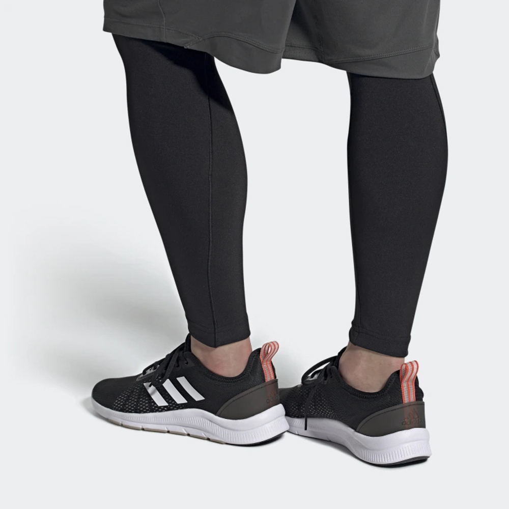 Кроссовки Adidas Asweetrain