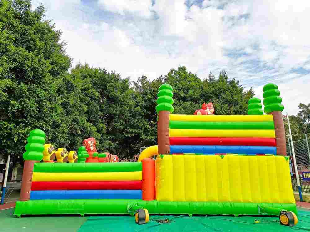 Коммерческий надувной батут «Зоомир 3», 11*7*5 м.