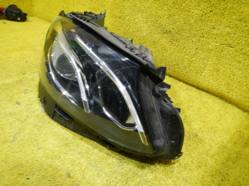 Битая Фара правая Mercedes E W213 (2016-2021) LED