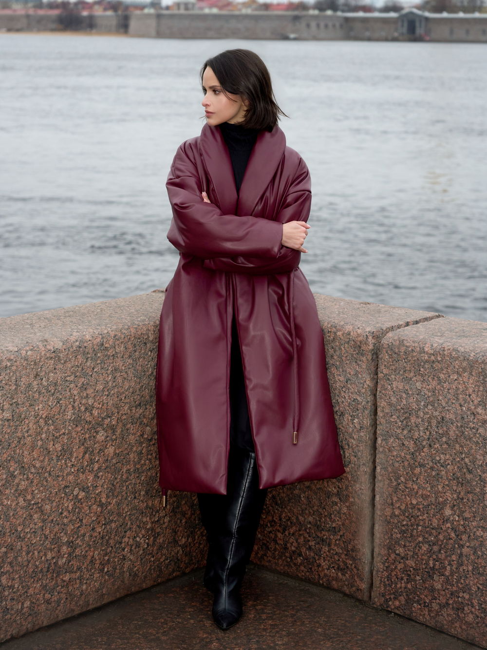 Пальто из экокожи