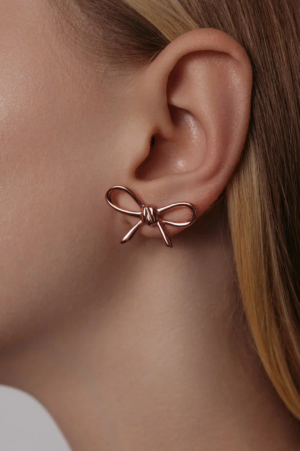 Серьги "Бант" в розовой эмали