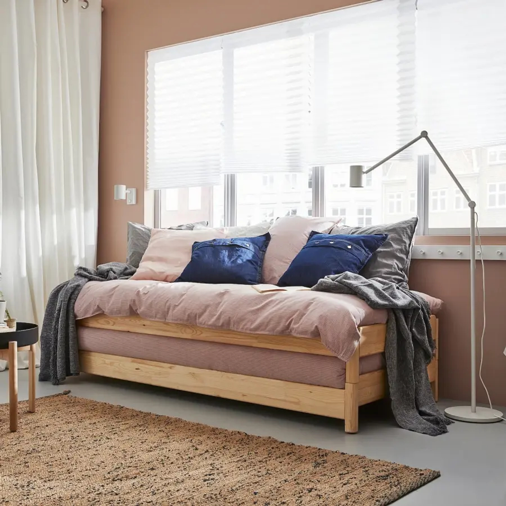 Складная кровать с 2 матрасами - IKEA UTÅKER/UTAKER, 200х80 см, матрас жесткий, сосна, УТОКЕР ИКЕА