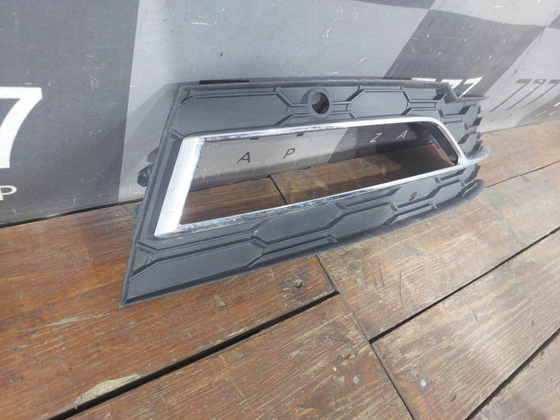 Накладка ПТФ правая Skoda Octavia 4 (A8) 19-нв Б/У Оригинал 5E3807682C