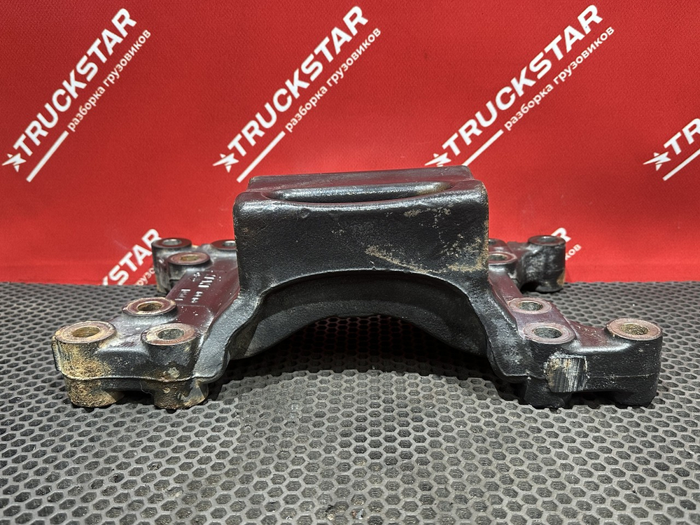 Кронштейн траверсы под КПП правый