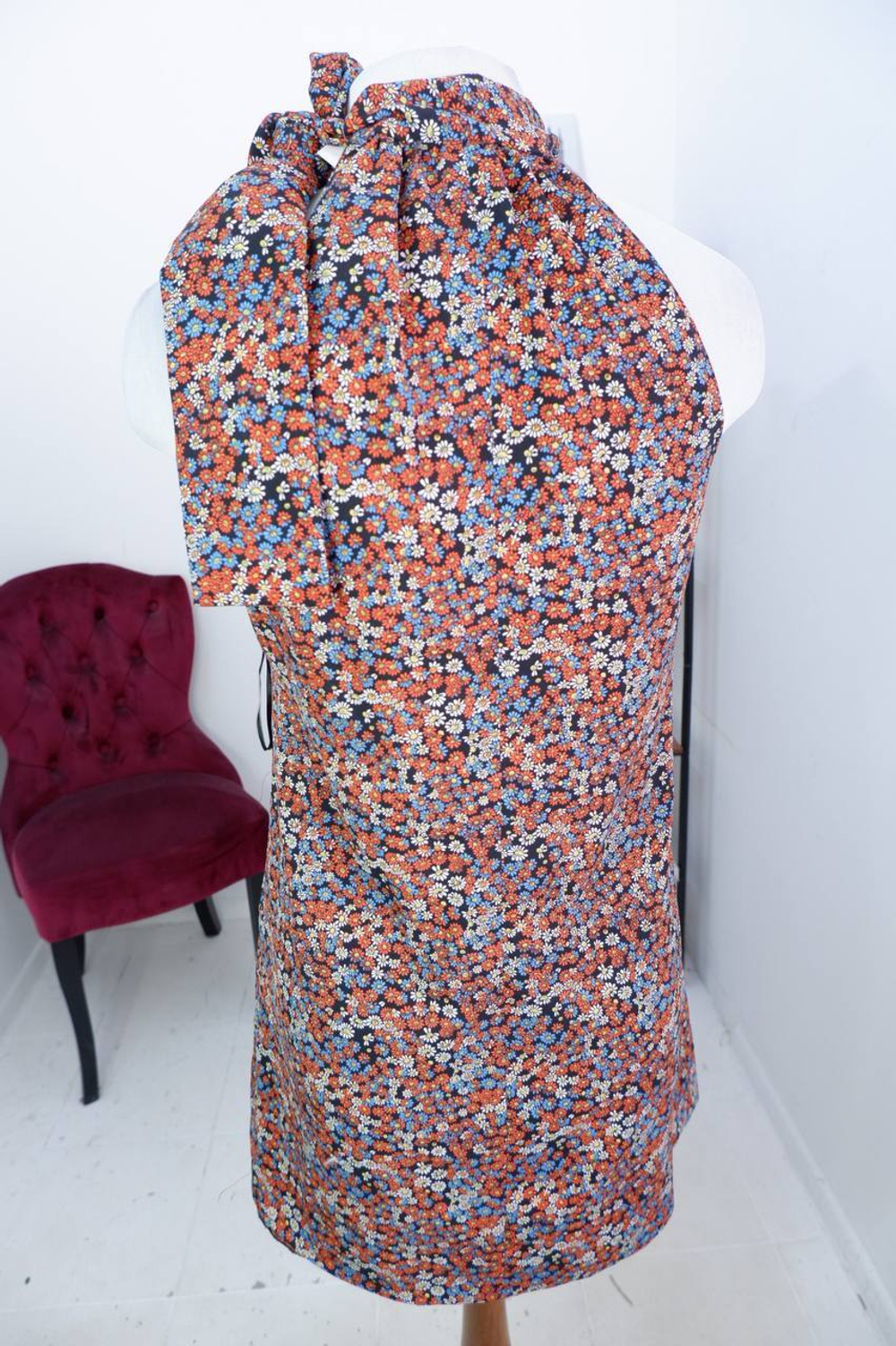 Платье Zara в мелкий цветочек, маркировка S, визуально на 44 размер