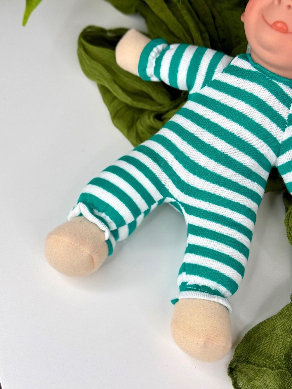 Кукла LAMAGIK мягконабивная 23см Caritas (304U3)