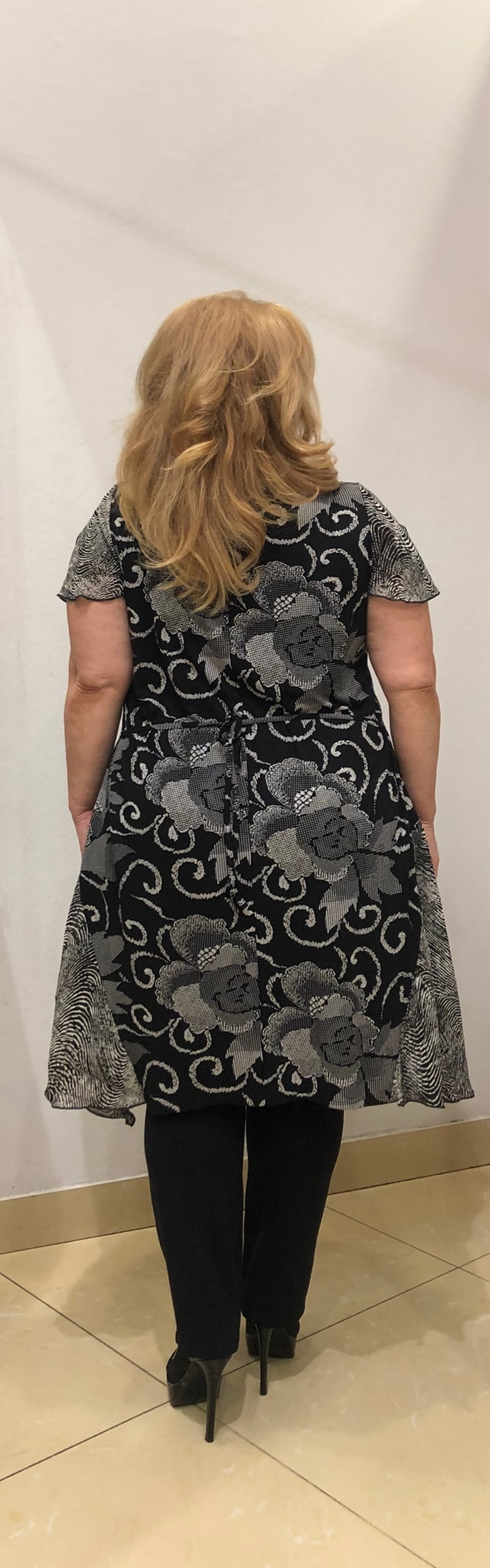 Черно-серая туника-платье с клиньями по низу