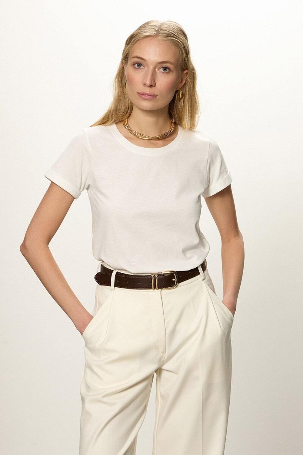 Футболка прямая белая ( Размер S)