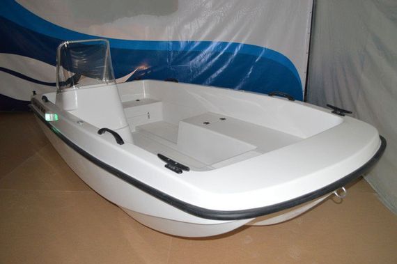 Пластиковая лодка Антал Кайман 400