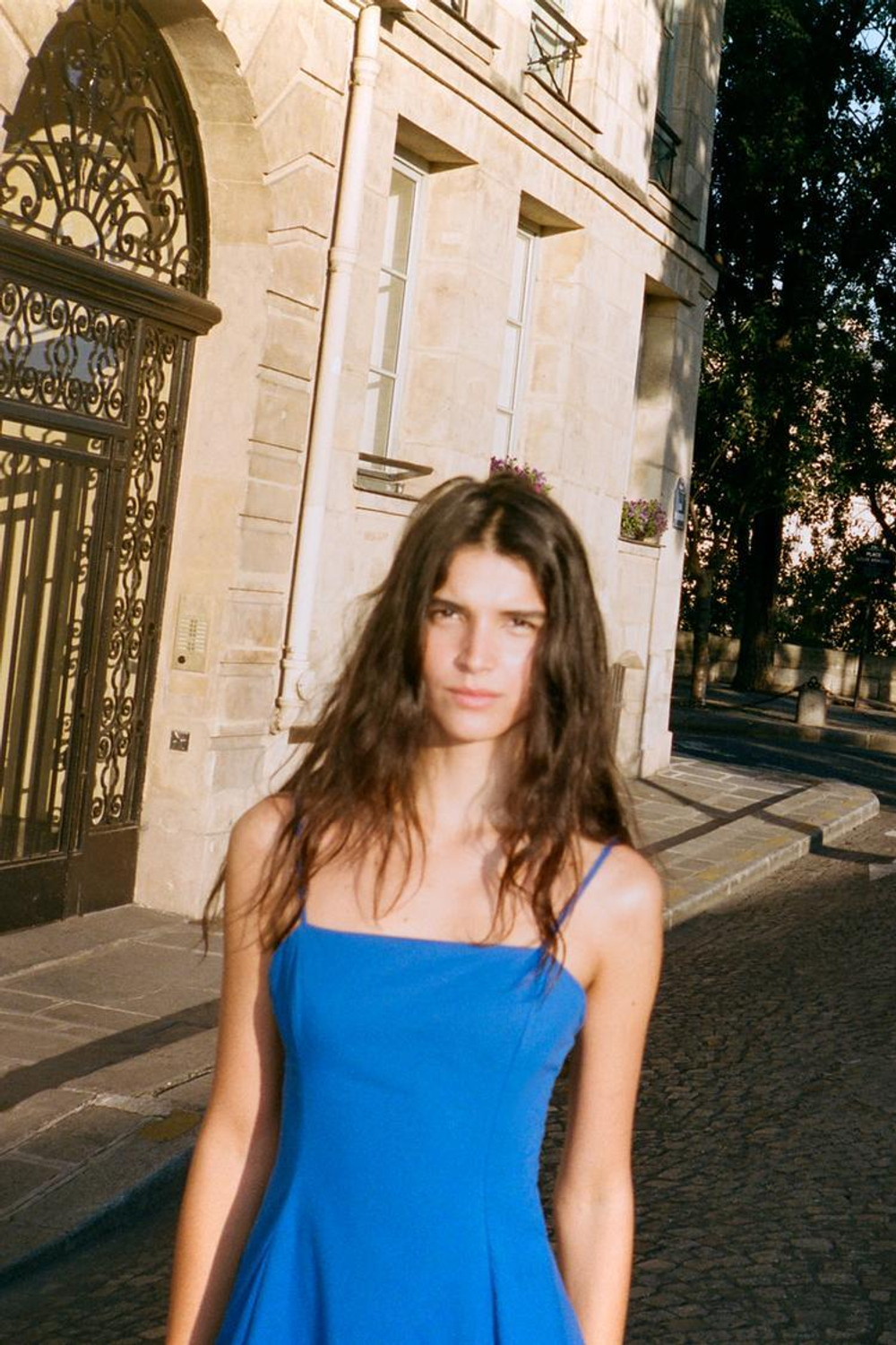 ZARA АСИММЕТРИЧНОЕ ПЛАТЬЕ МИДИ ИЗ ПОПЛИНА, ВАСИЛЬКОВЫЙ