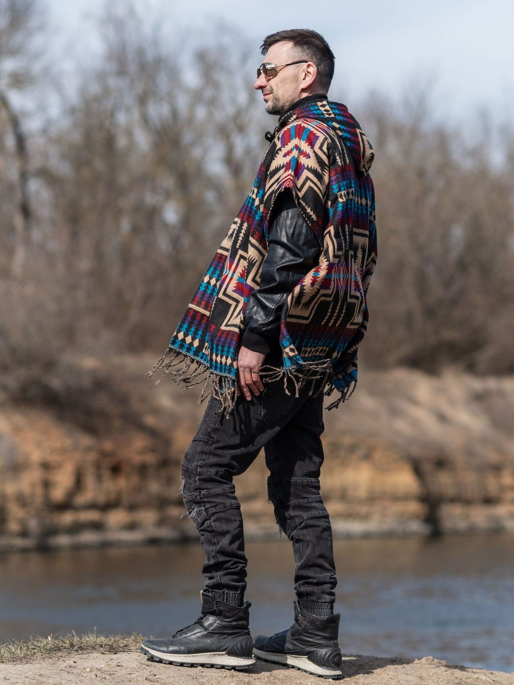 Пончо шерстяное с орнаментом