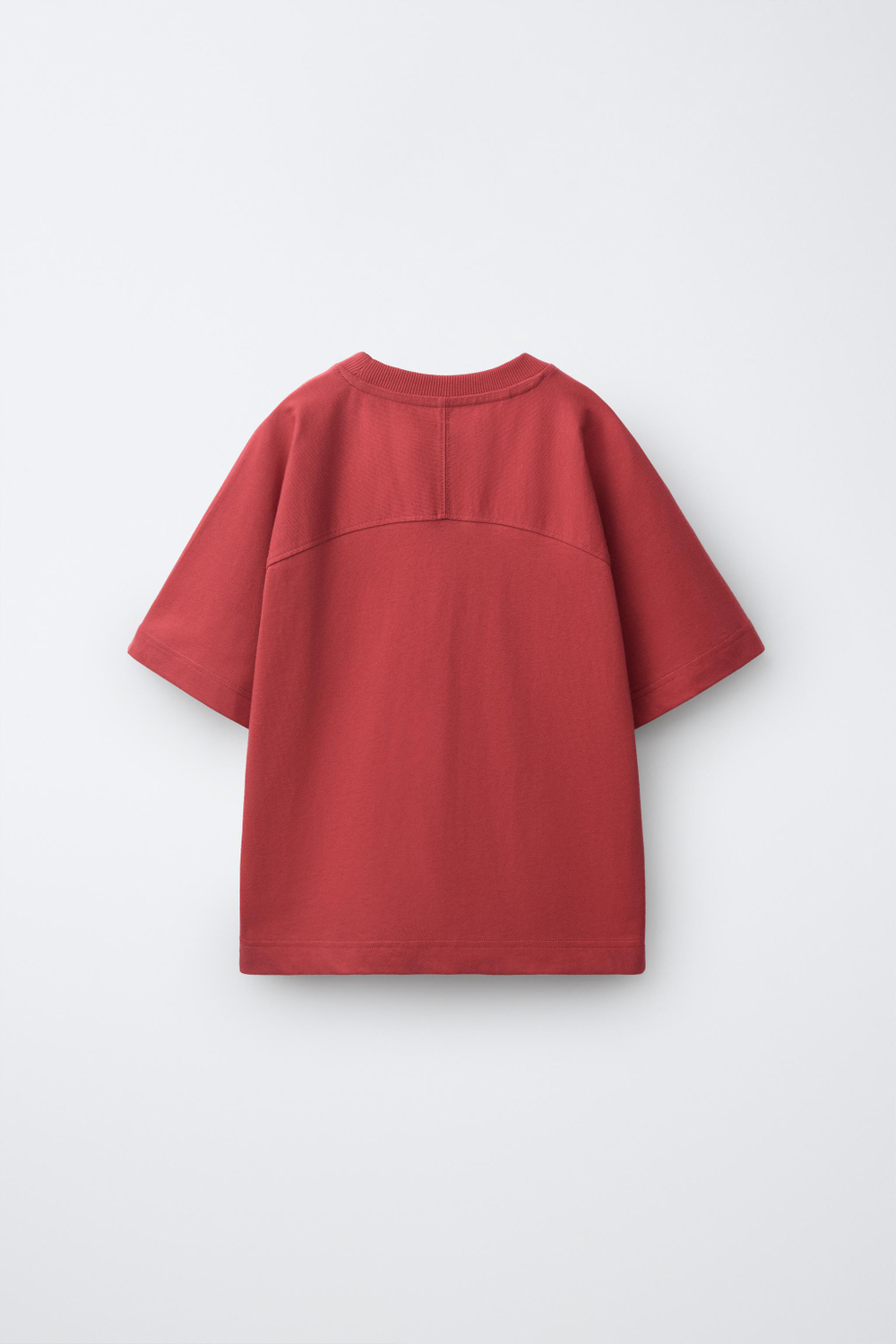 ZARA КОМПЛЕКТ ИЗ ФУТБОЛКИ И ШОРТОВ, МЯГКИЙ КРАСНЫЙ