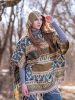 Пончо шерстяное с орнаментом