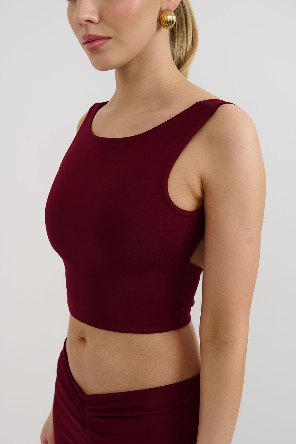 Топ с открытой спиной из вискозы цвета бордо