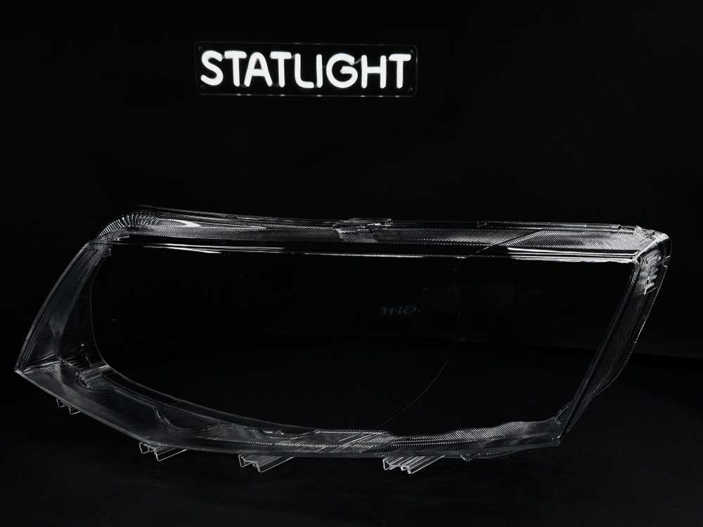 Левое стекло фары Skoda Octavia A7 2013-2017