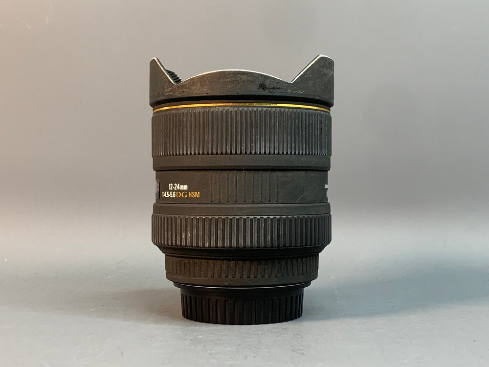 Sigma AF 12-24mm 4.5-5.6 EX DG HSM Canon EF с дефектом