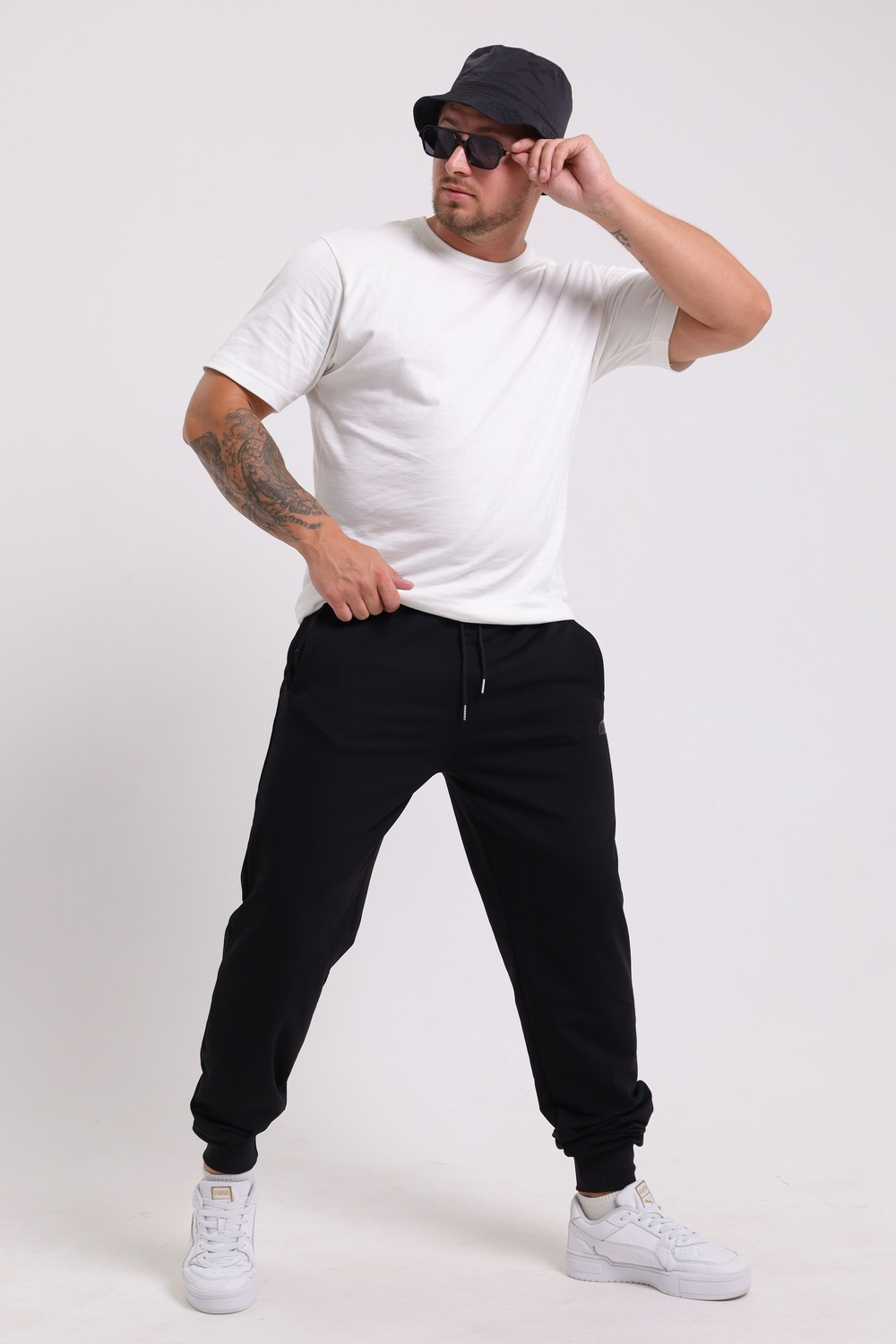 17 Брюки мужские с манжетом