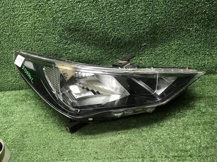 Фара правая Hyundai Solaris 2 20-22 галоген