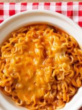 Лапша Ottogi Stir Fry Cheese Ramen Spicy 130 г