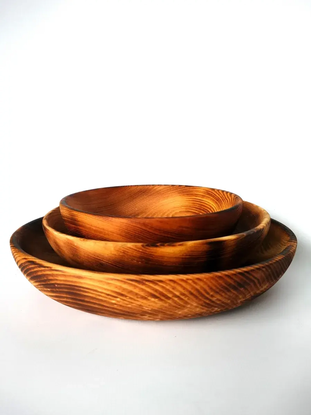 Набор деревянных сервировочных тарелок из кедра