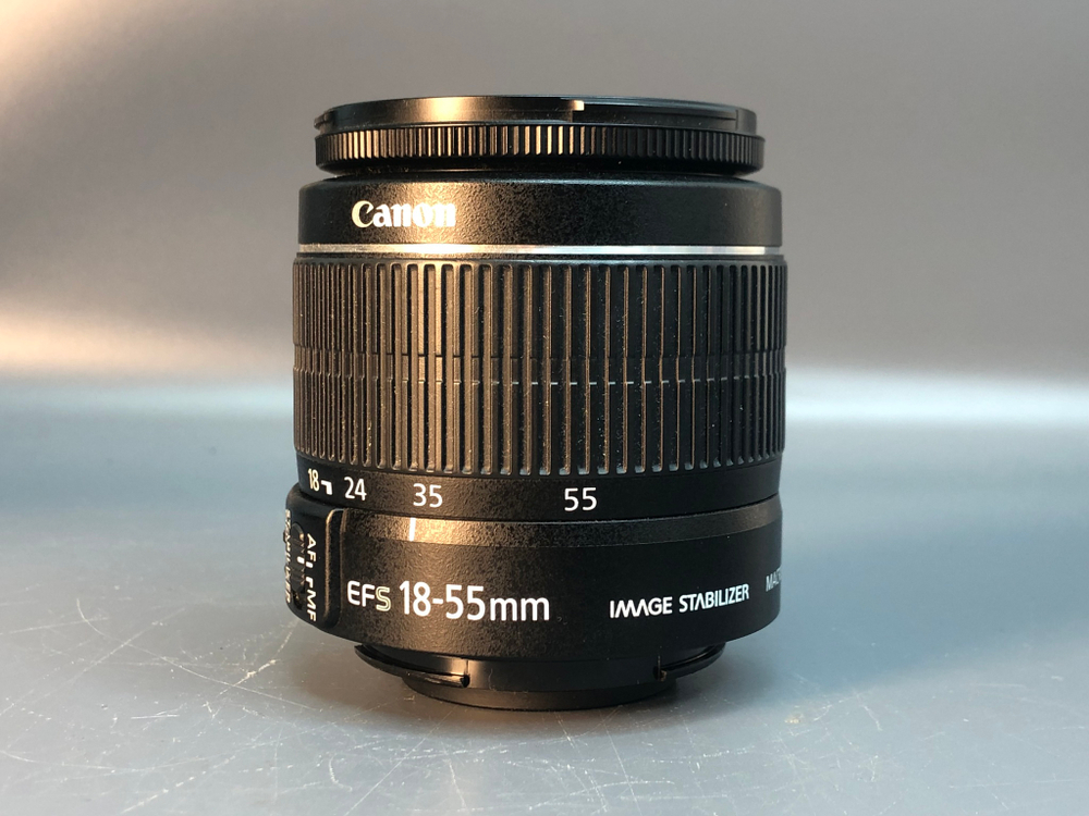 Canon 550D Kit 18-55mm, 9700 Кадров пробега