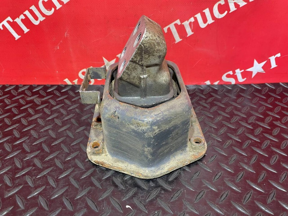 Подушка двигателя задняя