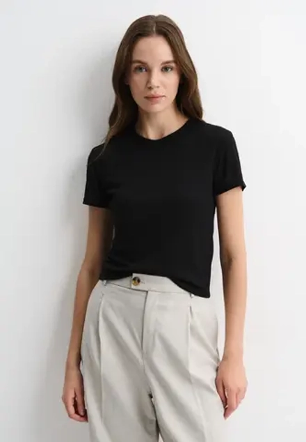 Футболка Skims, цвет черный