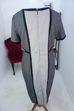 Платье Marks&Spencer обтягивающего кроя, маркировка 16, визуально на 50 размер