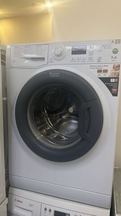 Стиральная машина Hotpoint - Ariston WMG 700 B б/у фронтальная 7 кг до 1000 об/мин