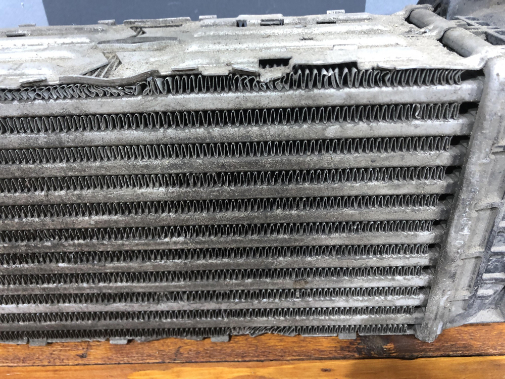 Интеркулер BMW 5-Series (F10) 09-17 Б/У Оригинал 17117618768