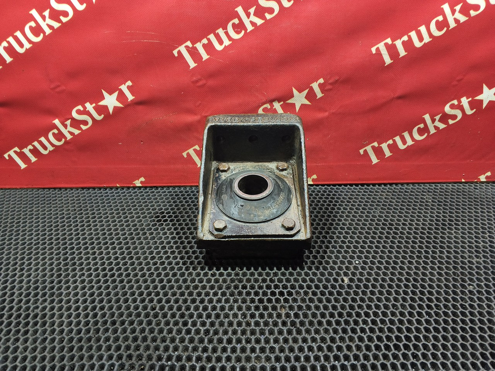 Подушка двигателя передняя