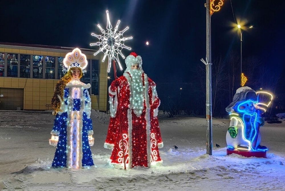 уличные большие фигуры "Дед Мороз и Снегурочка"