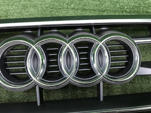 Решетка радиатора Audi Q5 2 80А (2017-2020)
