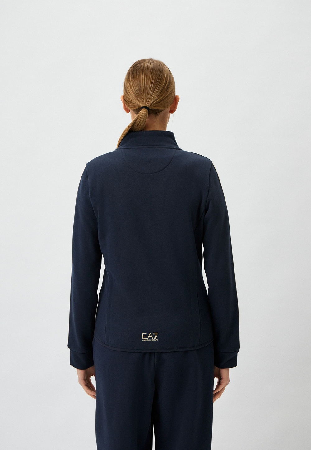 Толстовка женская EA7