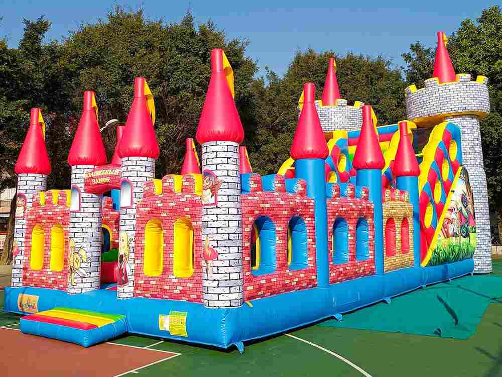 Коммерческий надувной батут «Замок развлечений», 14*6*8 м