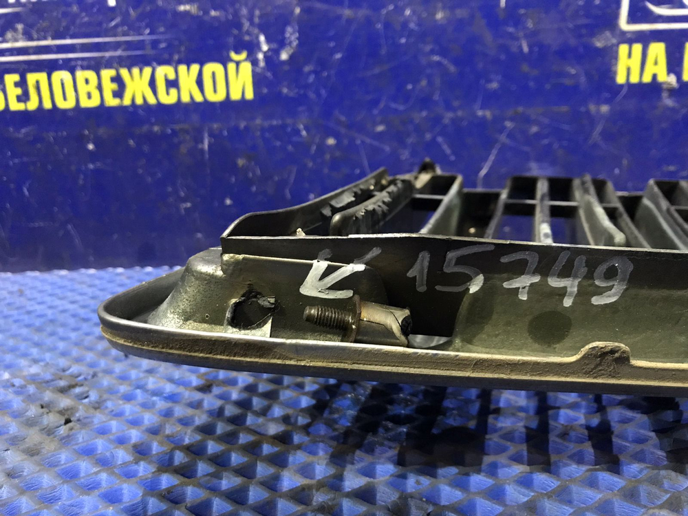 Решетка радиатора TOYOTA HARRIER 2000-2003