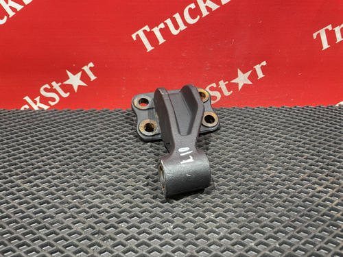 Кронштейн амортизатора правый 2023г