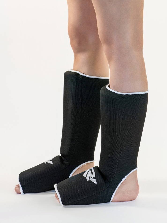 Защита голени и стопы  RV формованная (черный)