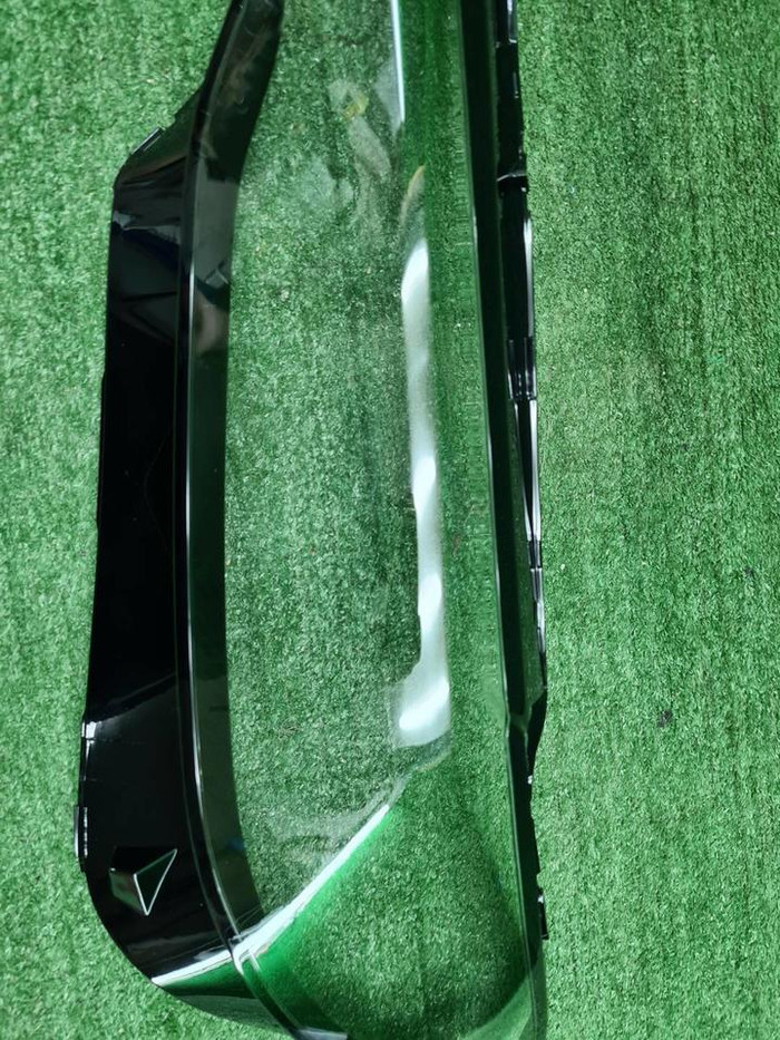 Стекло фары левое BMW X7 G07 (2019-2022)