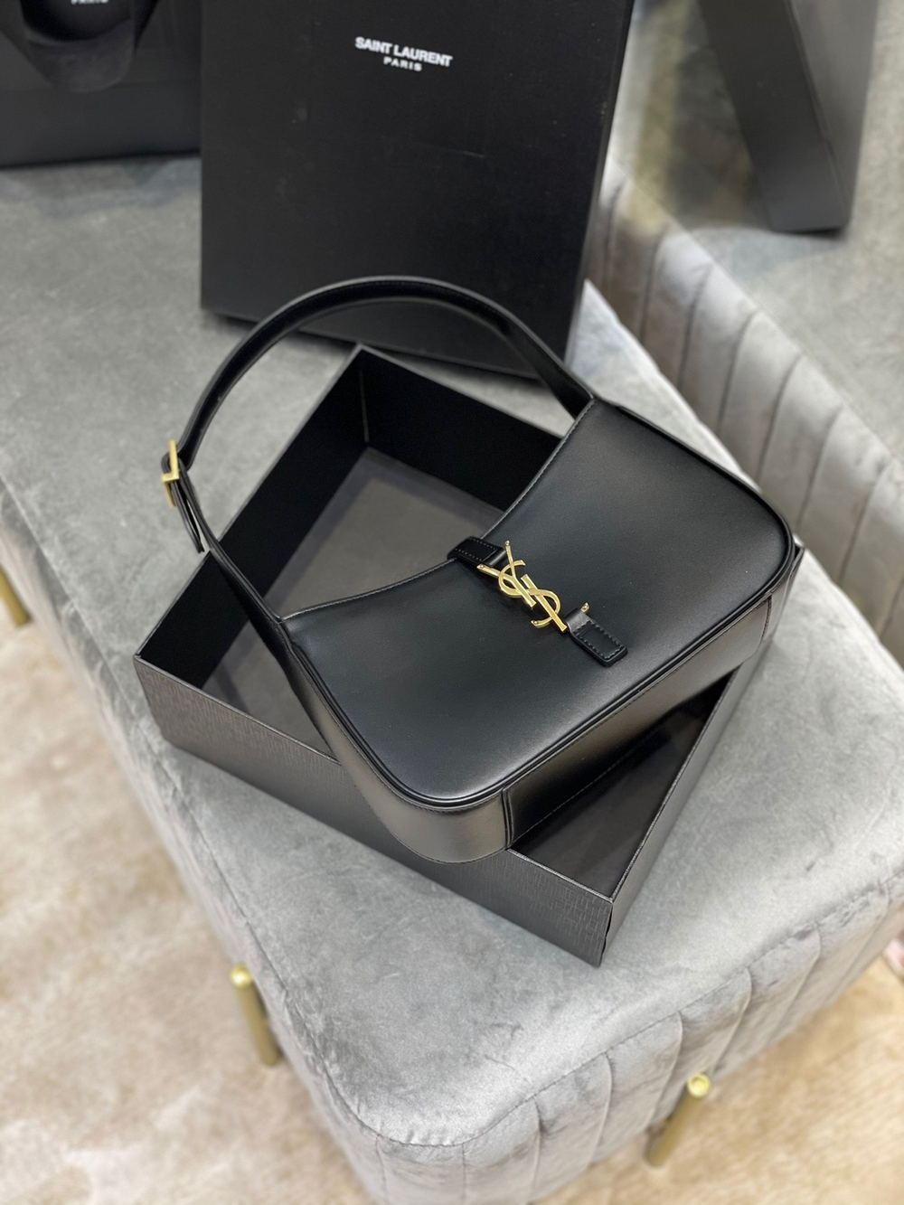 Saint Laurent Le 5 à 7 Hobo Bag