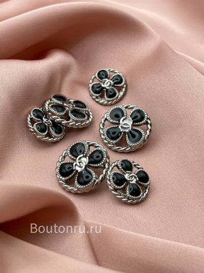 Пуговицы Шан. черный цветок в серебряном обрамлении