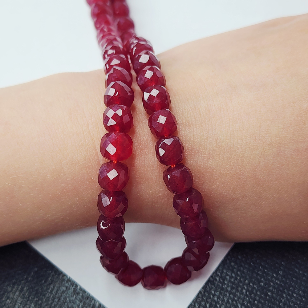 Рубиновый кварц, бусины куб, р-р примерно 6.5мм, красивая огранка