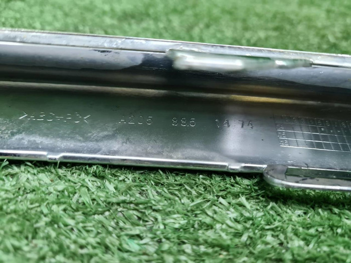 Молдинг бампера RH Mercedes C w205 (14-18) AMG