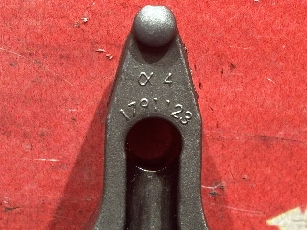 Кронштейн форсунки двигателя 2019 г.