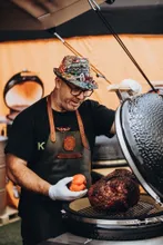 Керамический угольный гриль Monolith LeChef Pro 2.0, 52 см, на тележке Buggy