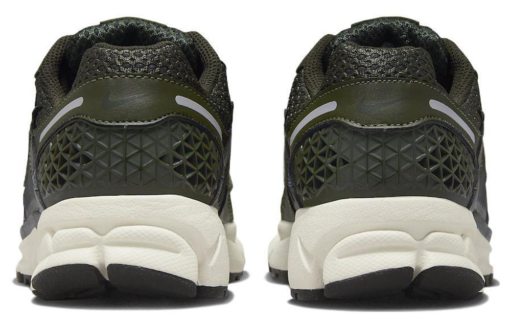 Кроссовки Nike Air Zoom Vomero 5 (Женская размерная сетка)