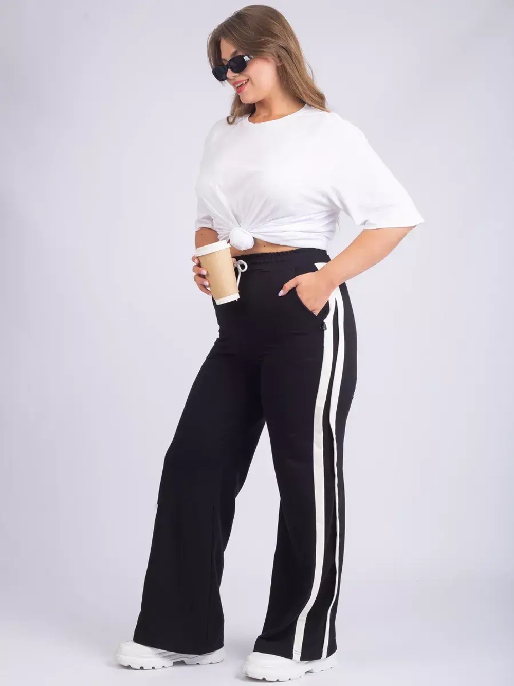 Брюки с лампасами трикотажные